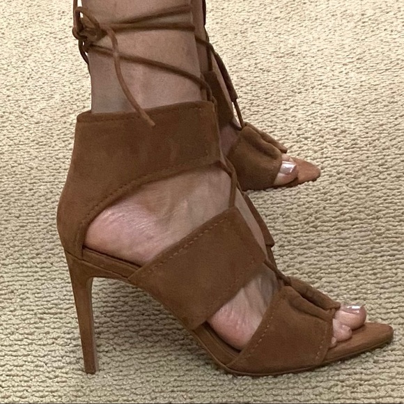 Zara Basic Collection heels size 8 - Picture 4 of 10